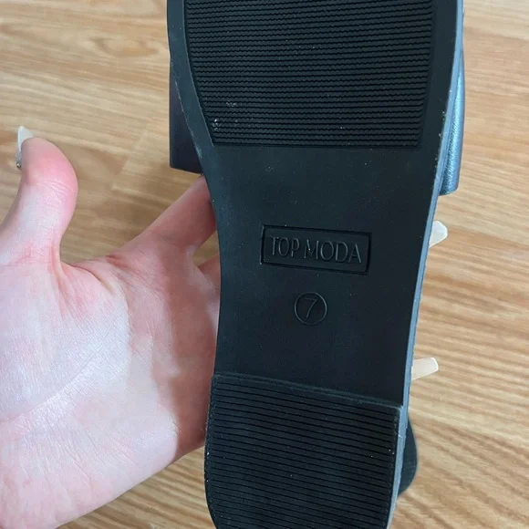 Slippers - Picture 3 of 3